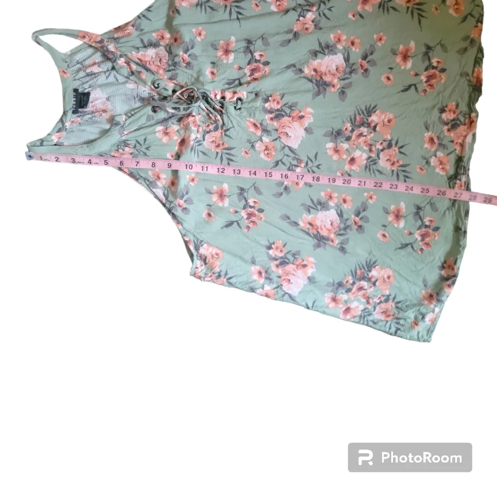 TORRID GREEN FLORAL TOP - 1X
